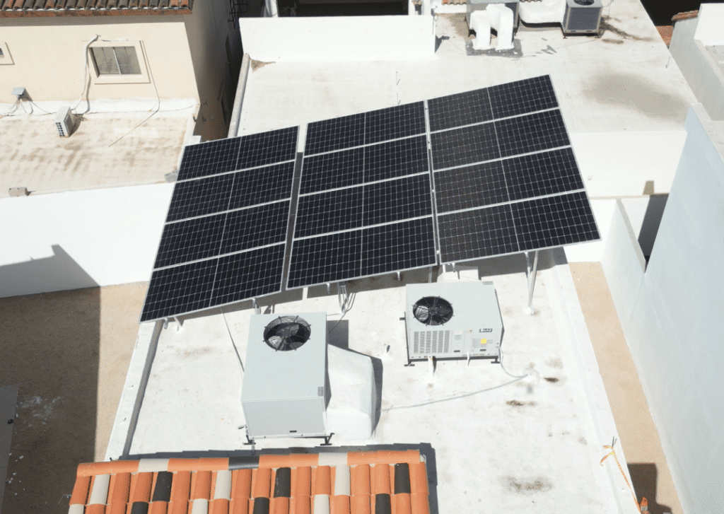 Instalación de Paneles Solares en La Toscana, Mexicali