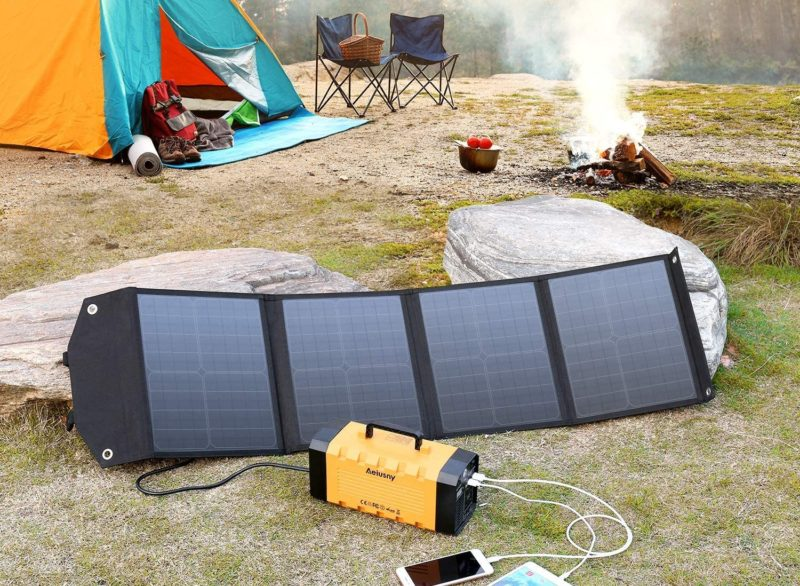 paneles solares portátiles en el camping